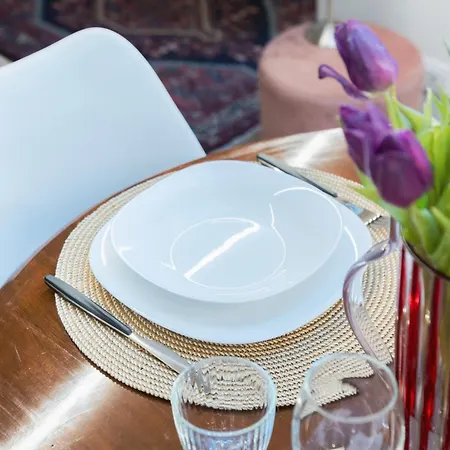 Hostdomus - G10 アパート