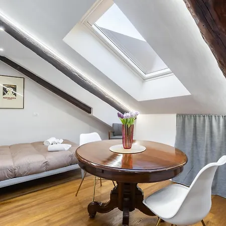 Hostdomus - G10 Appartamento Torino