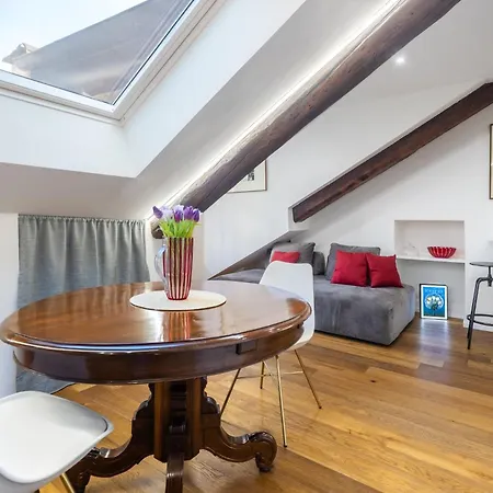 Apartmán Hostdomus - G10 *