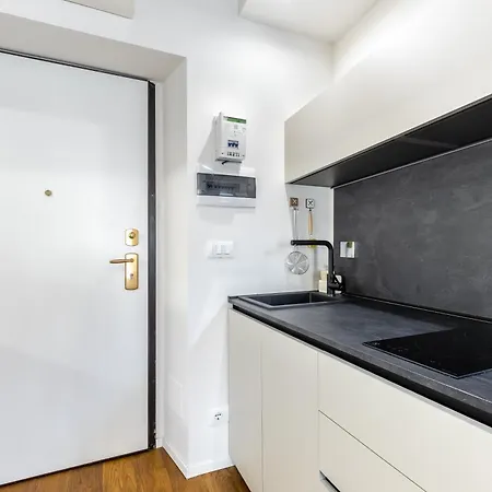 Hostdomus - G10 Turin